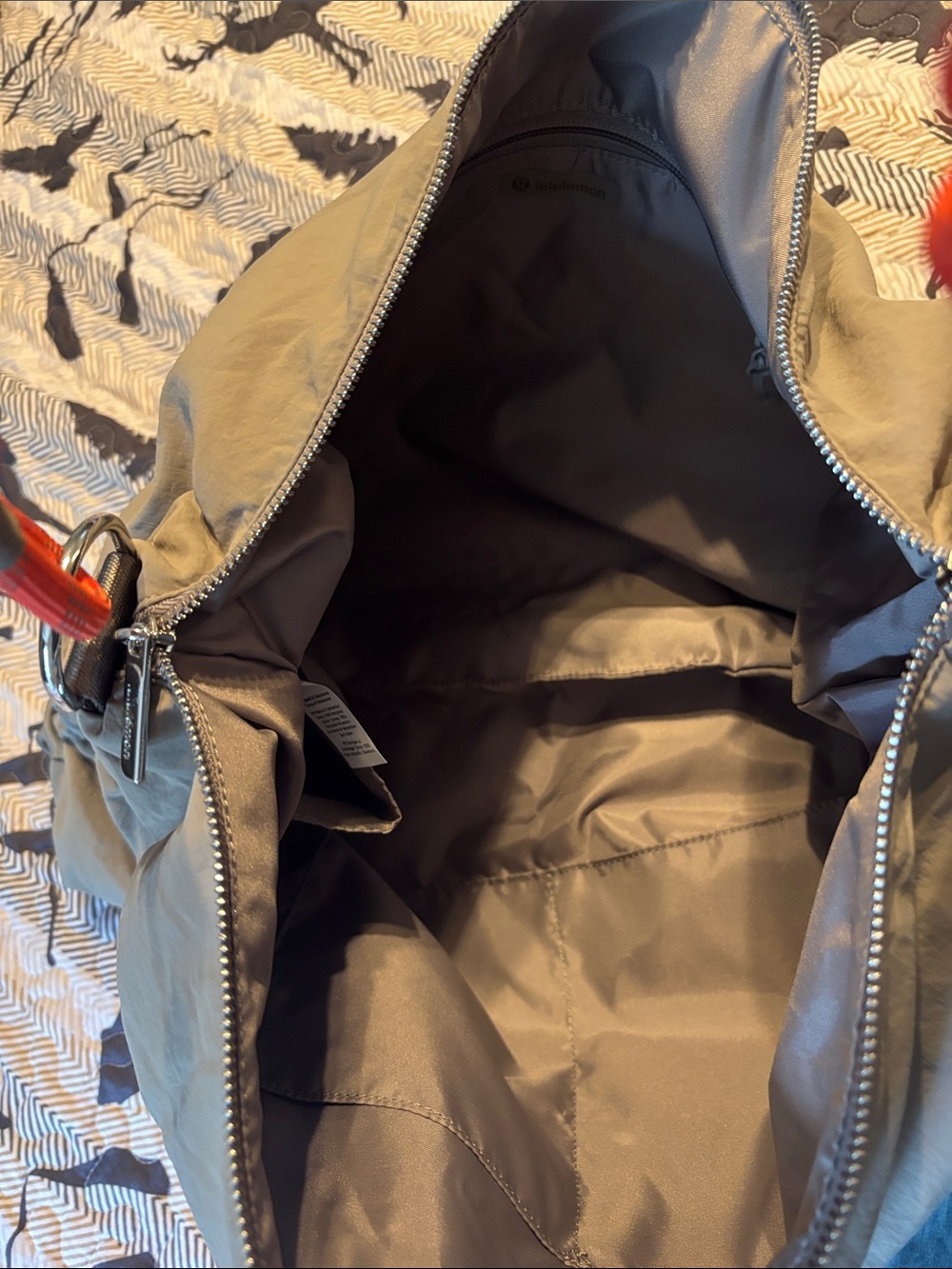 Lululemon Large Rutched Bag - Picture 3 of 5